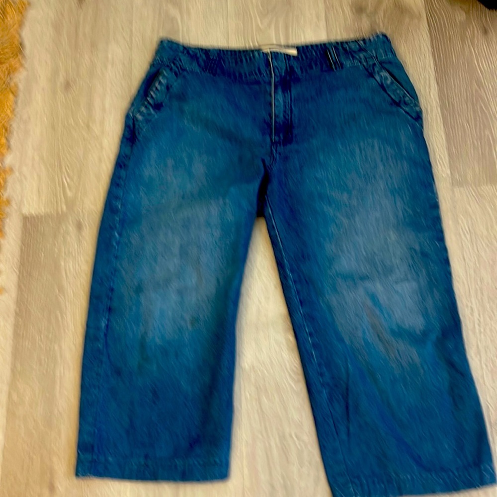 GAP- Capri